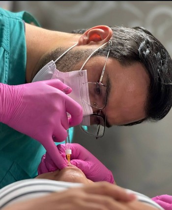Atención odontológica durante un procedimiento
